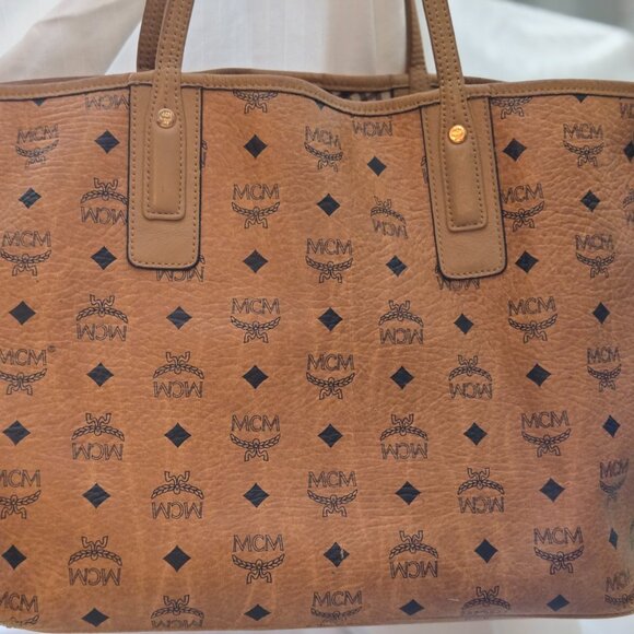 MCM Liz Reversible Large Visetos Tote Bag - Picture 5 of 7